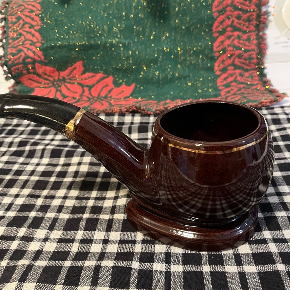 Vintage brown pottery ceramic tobacco pipe planter.